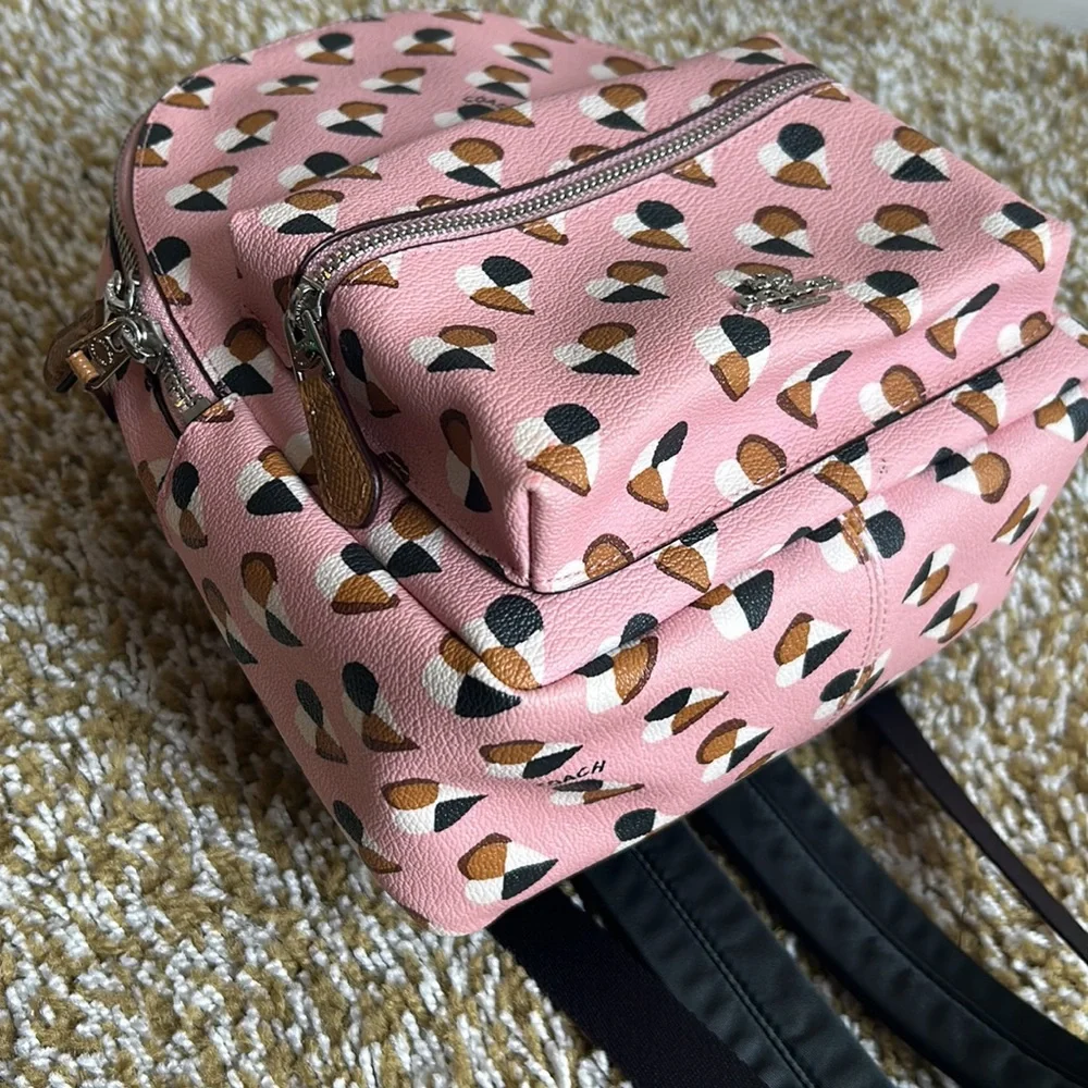 Coach - Picture 7 of 13